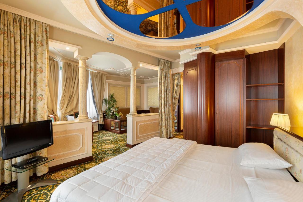 Dreamhotel Hotel