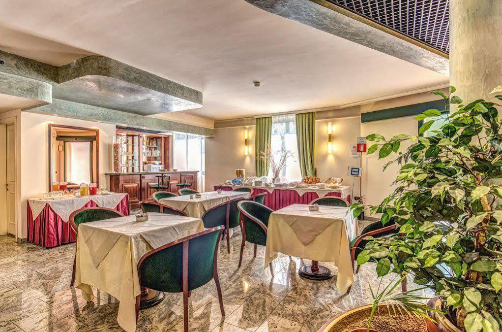 Dreamhotel